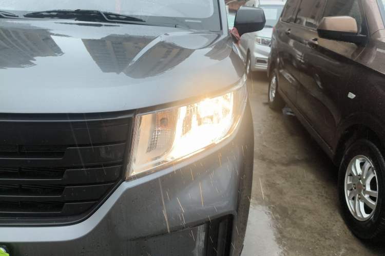 Used Wuling Zhengcheng 2021 1.5T Manual Comfort Version Left Front Headlight
