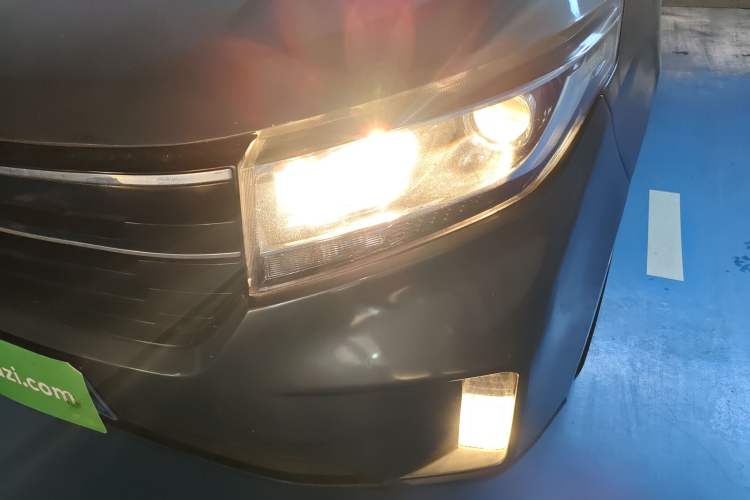 Used Wuling Zhengcheng 2021 1.5T Manual Luxury Version Left Front Headlight