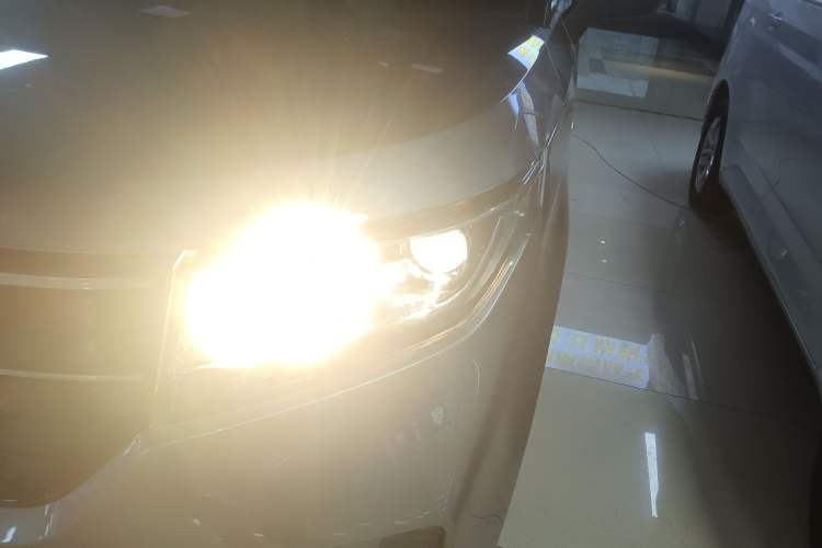 Used Wuling Zhengcheng 2021 1.5T Manual Luxury Version Left Front Headlight