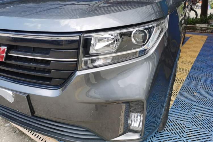 Used Wuling Zhengcheng 2021 1.5T Manual Luxury Version Left Front Headlight