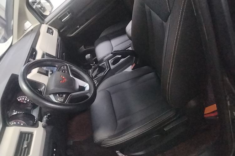 Used Wuling Zhengcheng 2021 1.5T Manual Luxury Version Left Front Seat