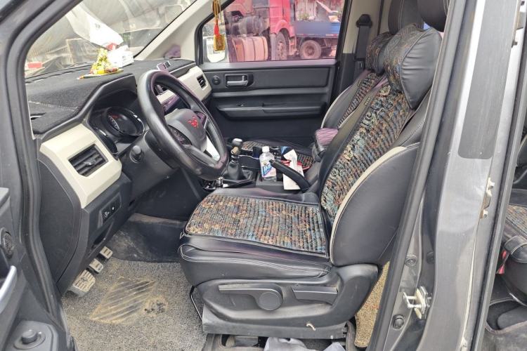 Used Wuling Zhengcheng 2021 1.5T Manual Luxury Version Left Front Seat