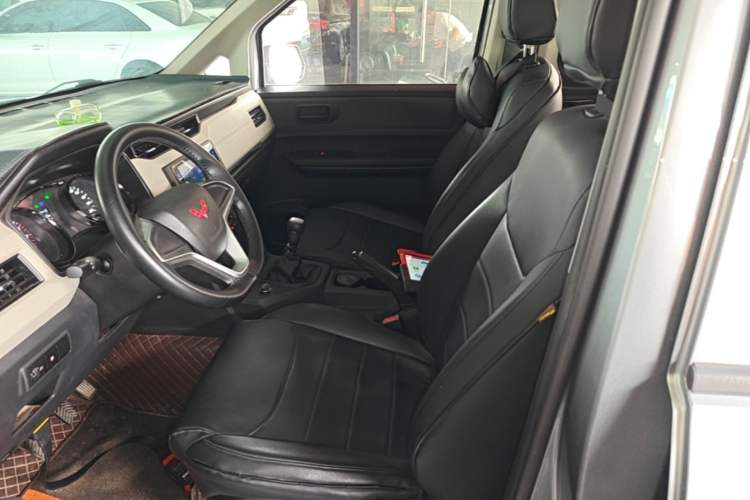 Used Wuling Zhengcheng 2021 1.5T Manual Comfort Version Left Front Seat