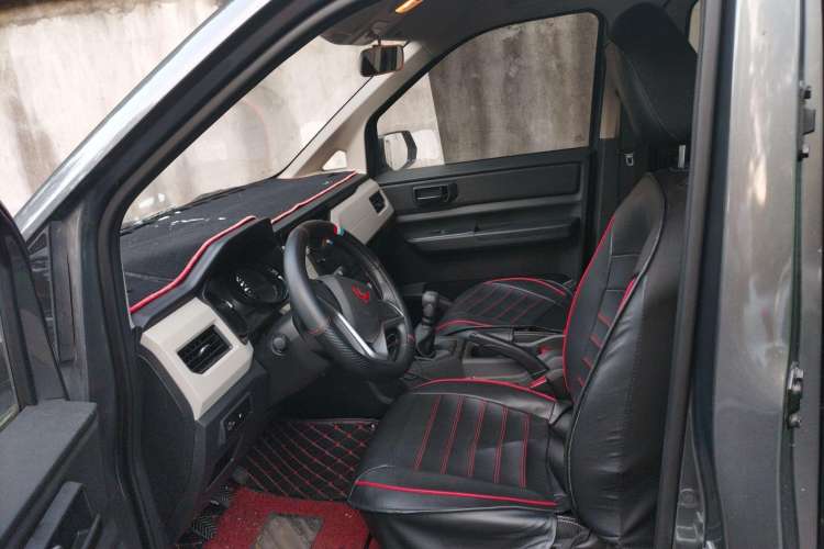 Used Wuling Zhengcheng 2021 1.5T Manual Comfort Version Left Front Seat