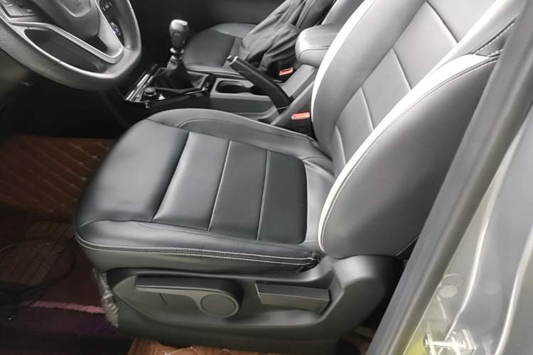Used Wuling Zhengcheng 2021 1.5T Manual Luxury Version Left Front Seat