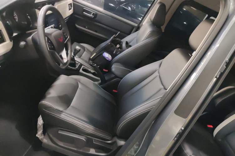 Used Wuling Zhengcheng 2021 1.5T Manual Luxury Version Left Front Seat
