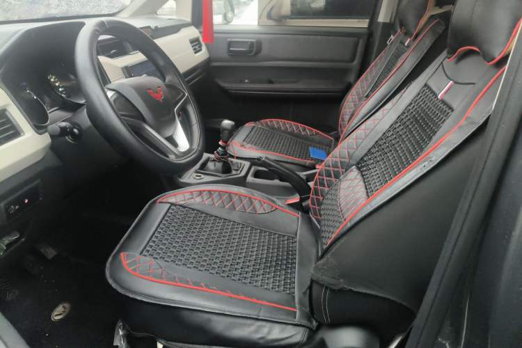 Used Wuling Zhengcheng 2021 1.5T Manual Comfort Version Left Front Seat