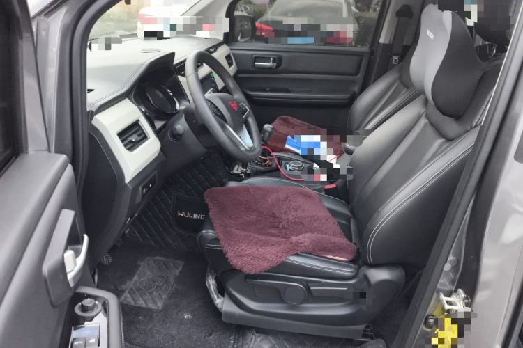 Used Wuling Zhengcheng 2021 1.5T Manual Luxury Version Left Front Seat