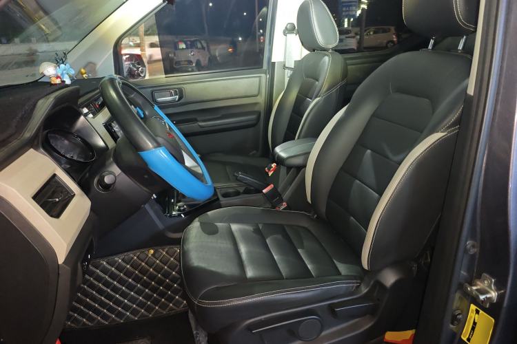 Used Wuling Zhengcheng 2021 1.5T Manual Luxury Version Left Front Seat