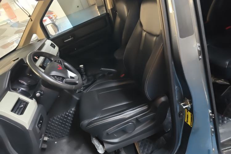 Used Wuling Zhengcheng 2021 1.5T Manual Luxury Version Left Front Seat