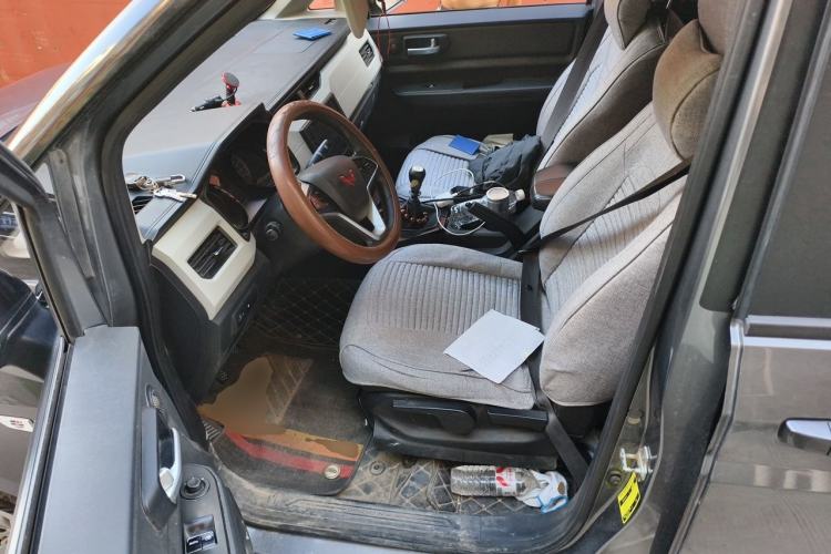 Used Wuling Zhengcheng 2021 1.5T Manual Luxury Version Left Front Seat