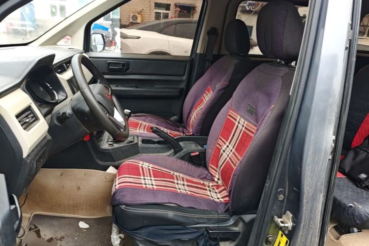 Used Wuling Zhengcheng 2021 1.5T Manual Comfort Version Left Front Seat