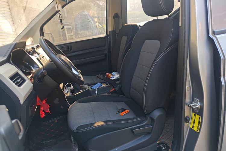 Used Wuling Zhengcheng 2021 1.5T Manual Comfort Version Left Front Seat