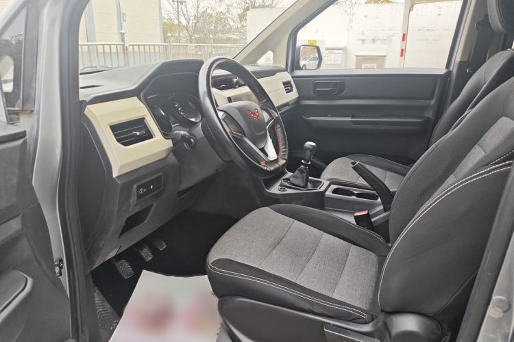 Used Wuling Zhengcheng 2021 1.5T Manual Comfort Version Left Front Seat