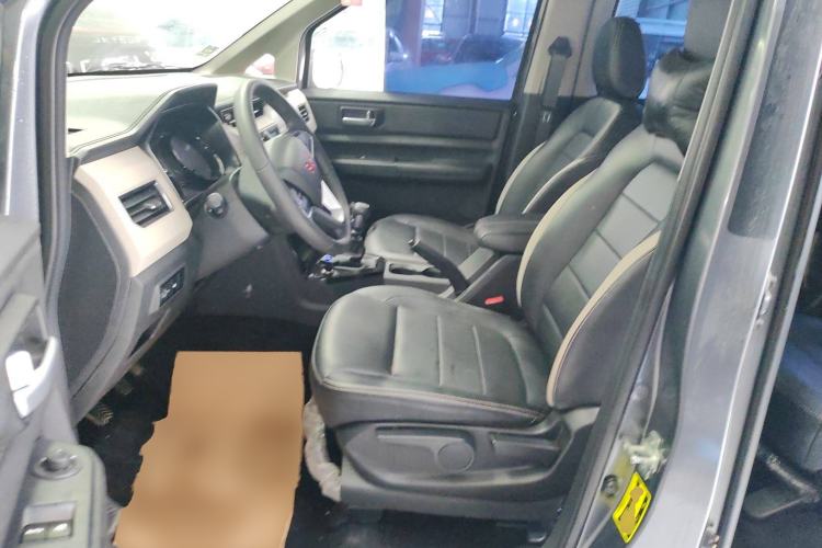 Used Wuling Zhengcheng 2021 1.5T Manual Luxury Version Left Front Seat
