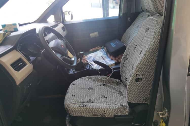 Used Wuling Zhengcheng 2021 1.5T Manual Comfort Version Left Front Seat