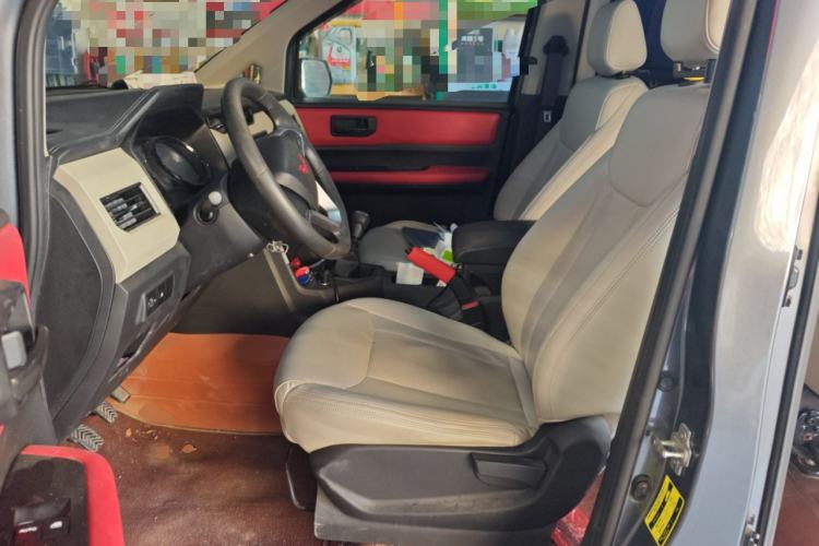Used Wuling Zhengcheng 2021 1.5T Manual Comfort Version Left Front Seat