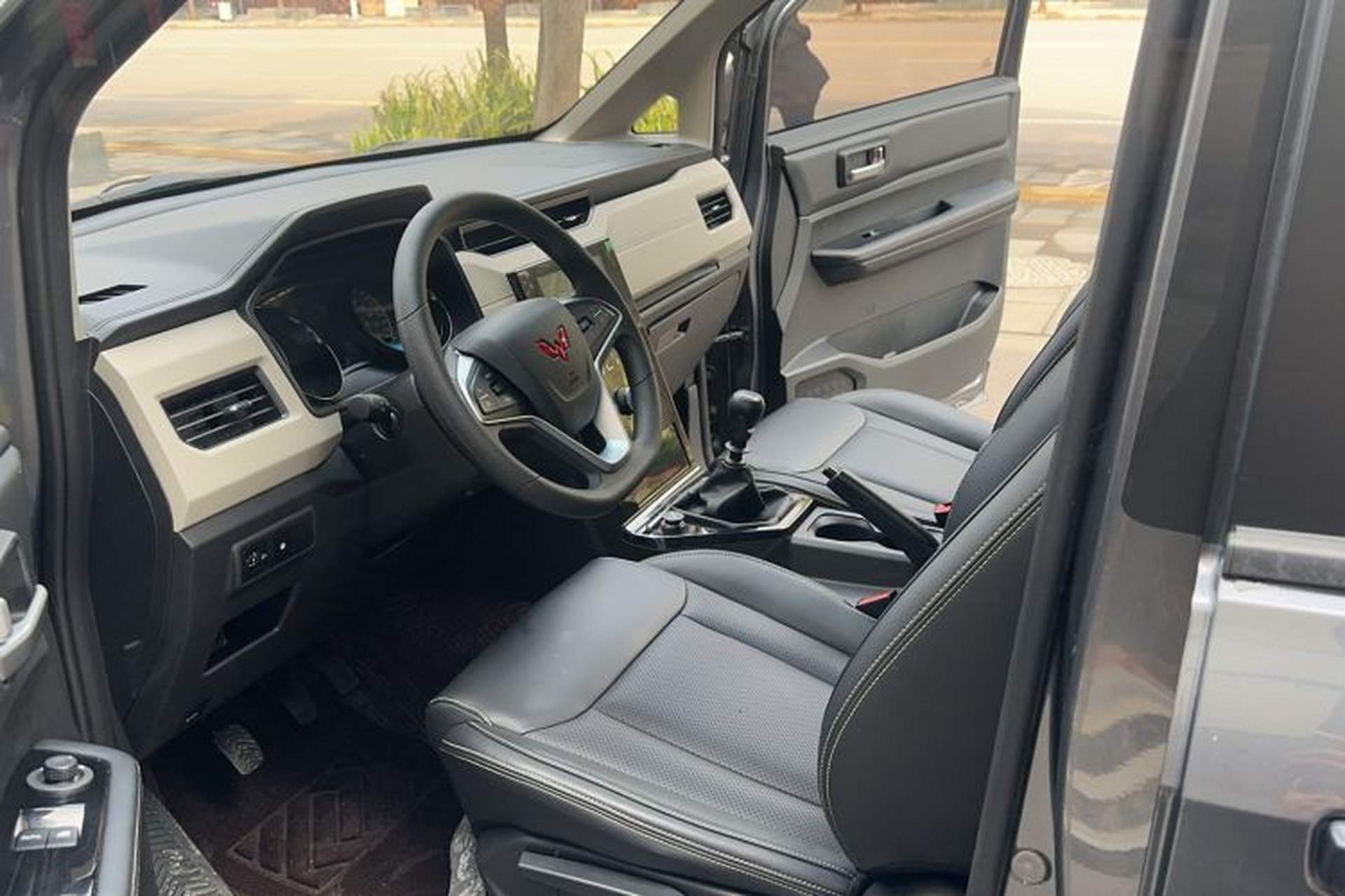 Used Wuling Zhengcheng 2021 1.5T Manual Luxury Version Left Front Seat