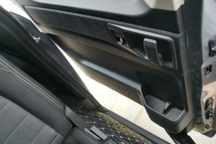 Used Wuling Zhengcheng 2021 1.5T Manual Comfort Version Left Rear Door Interior