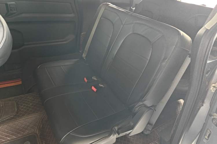 Used Wuling Zhengcheng 2021 1.5T Manual Comfort Version Left Rear Seat