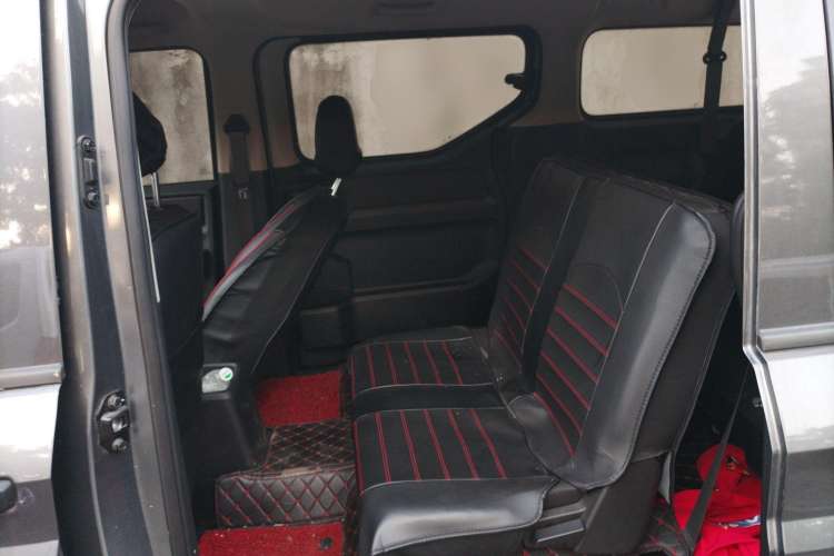 Used Wuling Zhengcheng 2021 1.5T Manual Comfort Version Left Rear Seat