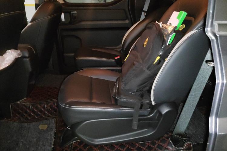 Used Wuling Zhengcheng 2021 1.5T Manual Luxury Version Left Rear Seat