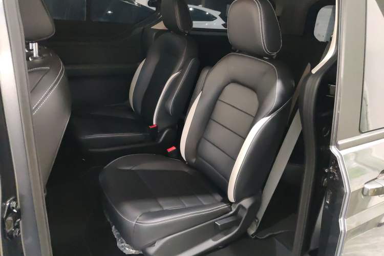 Used Wuling Zhengcheng 2021 1.5T Manual Luxury Version Left Rear Seat