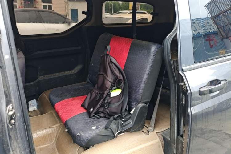 Used Wuling Zhengcheng 2021 1.5T Manual Comfort Version Left Rear Seat