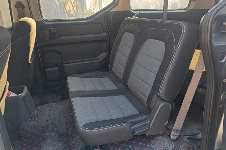 Used Wuling Zhengcheng 2021 1.5T Manual Comfort Version Left Rear Seat