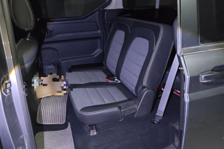 Used Wuling Zhengcheng 2021 1.5T Manual Comfort Version Left Rear Seat