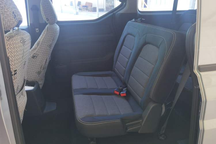 Used Wuling Zhengcheng 2021 1.5T Manual Comfort Version Left Rear Seat