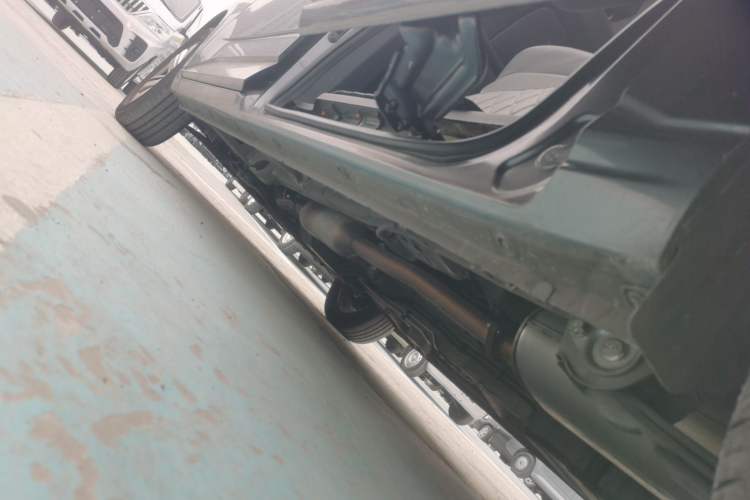 Used Wuling Zhengcheng 2021 1.5T Manual Luxury Version Left Side Sill