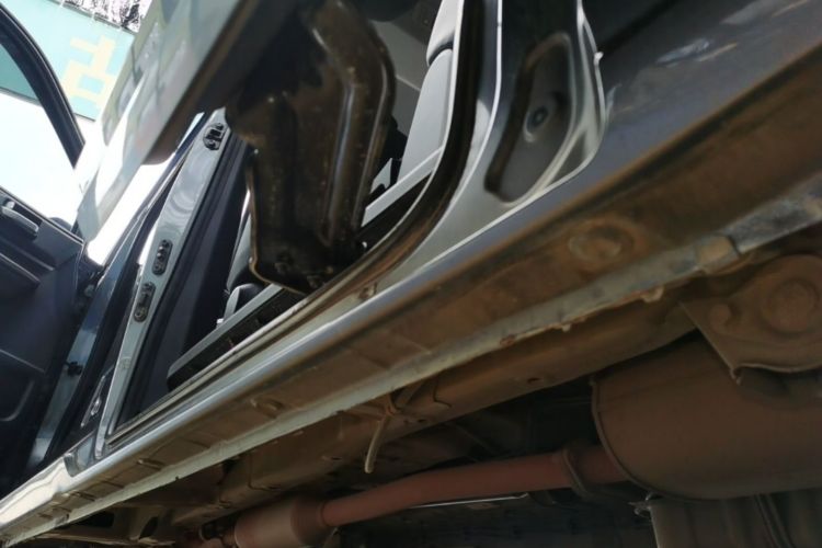 Used Wuling Zhengcheng 2021 1.5T Manual Luxury Version Left Side Sill
