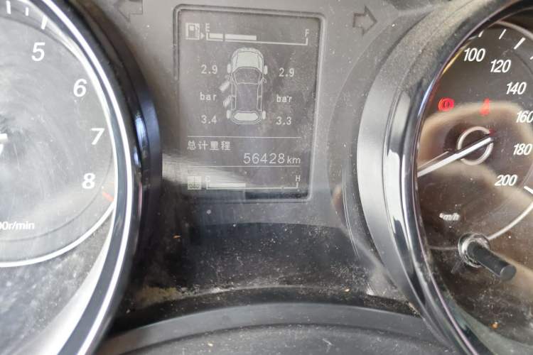Used Wuling Zhengcheng 2021 1.5T Manual Luxury Version Odometer Close Up