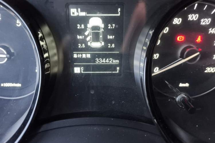 Used Wuling Zhengcheng 2021 1.5T Manual Luxury Version Odometer Close Up