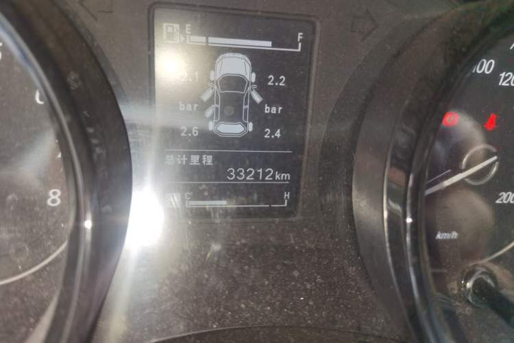 Used Wuling Zhengcheng 2021 1.5T Manual Luxury Version Odometer Close Up