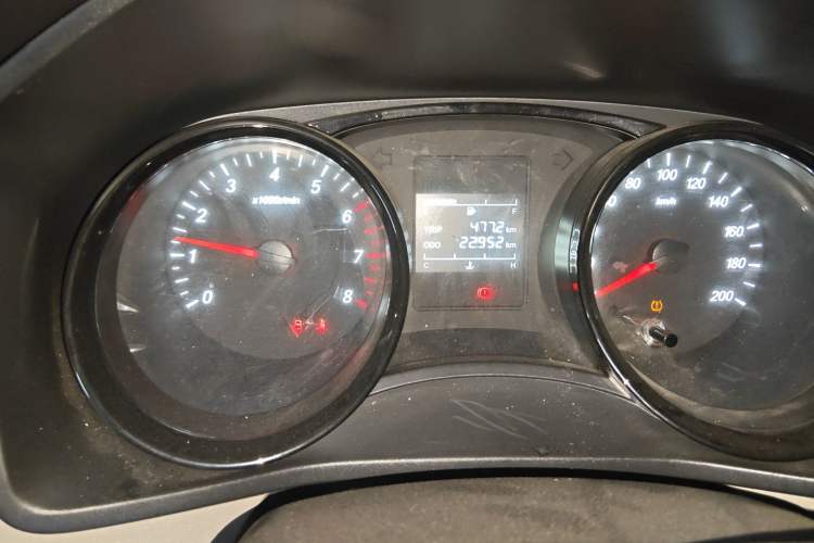 Used Wuling Zhengcheng 2021 1.5T Manual Comfort Version Odometer Close Up