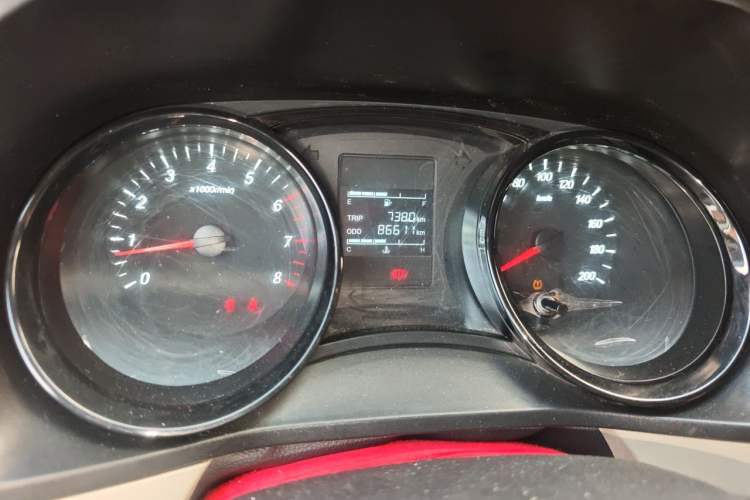 Used Wuling Zhengcheng 2021 1.5T Manual Comfort Version Odometer Close Up