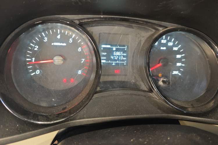 Used Wuling Zhengcheng 2021 1.5T Manual Comfort Version Odometer Close Up