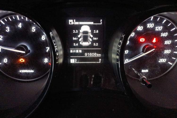 Used Wuling Zhengcheng 2021 1.5T Manual Luxury Version Odometer Close Up