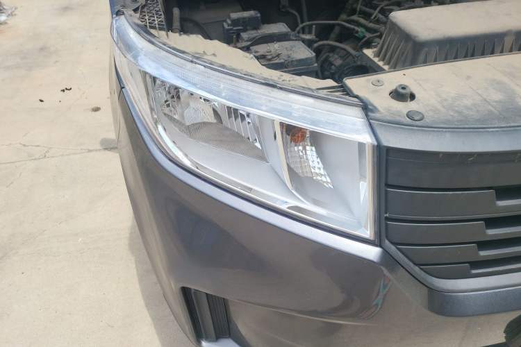 Used Wuling Zhengcheng 2021 1.5T Manual Comfort Version Right Front Headlight