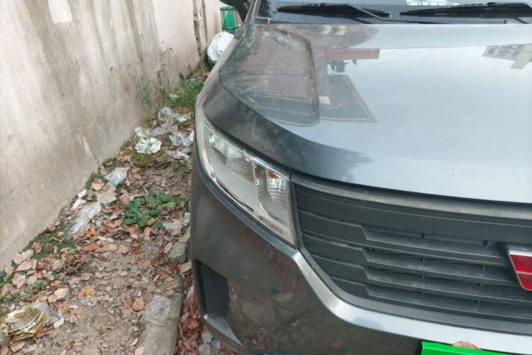 Used Wuling Zhengcheng 2021 1.5T Manual Comfort Version Right Front Headlight
