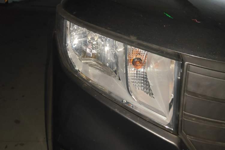Used Wuling Zhengcheng 2021 1.5T Manual Comfort Version Right Front Headlight