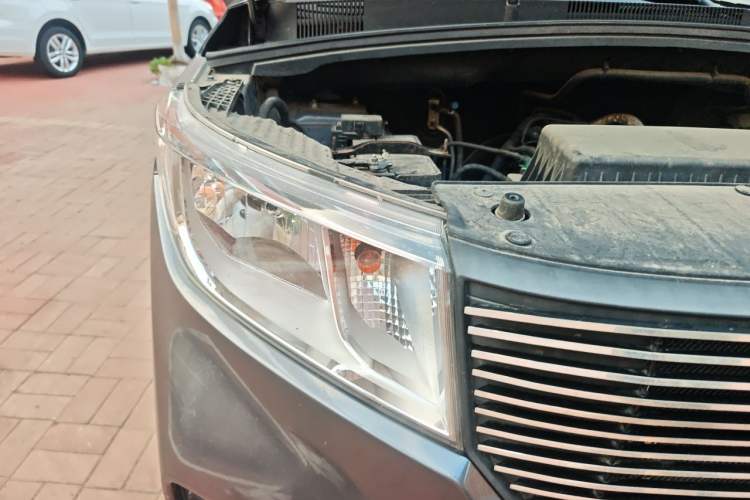 Used Wuling Zhengcheng 2021 1.5T Manual Comfort Version Right Front Headlight