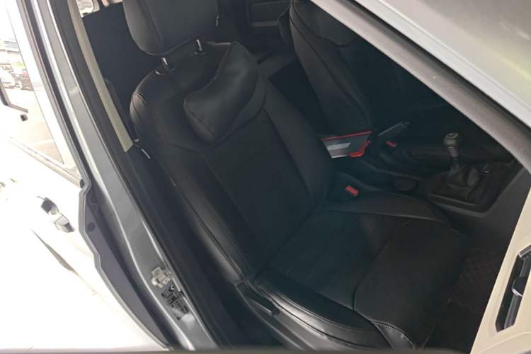 Used Wuling Zhengcheng 2021 1.5T Manual Comfort Version Right Front Seat