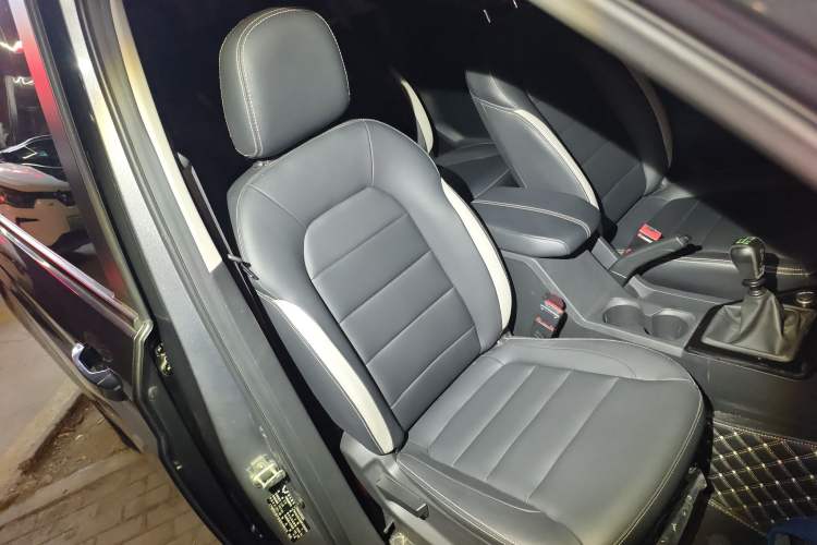Used Wuling Zhengcheng 2021 1.5T Manual Luxury Version Right Front Seat