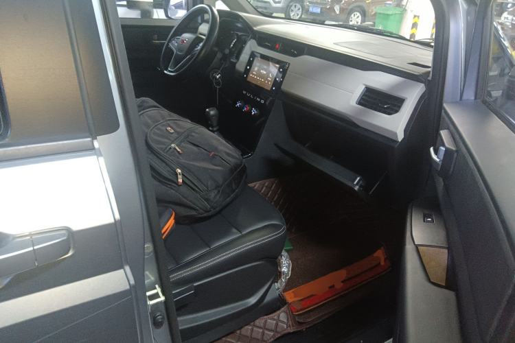 Used Wuling Zhengcheng 2021 1.5T Manual Luxury Version Right Front Seat