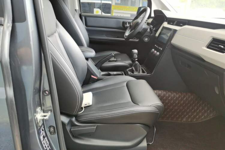 Used Wuling Zhengcheng 2021 1.5T Manual Luxury Version Right Front Seat
