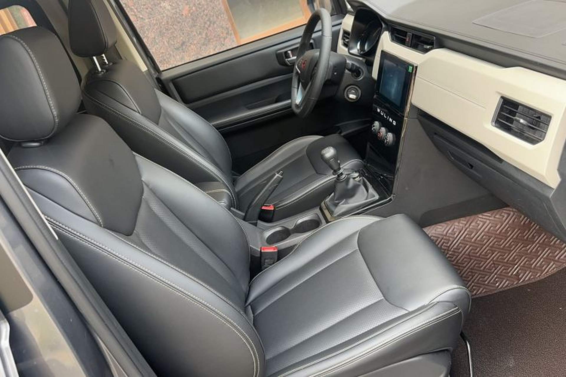 Used Wuling Zhengcheng 2021 1.5T Manual Luxury Version Right Front Seat