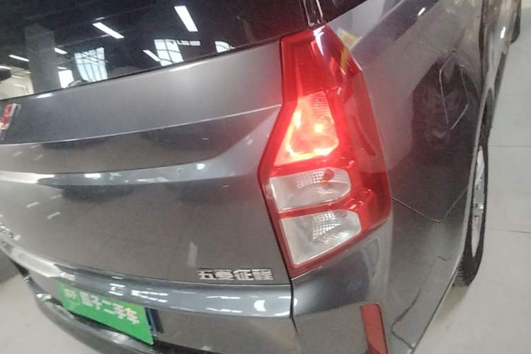 Used Wuling Zhengcheng 2021 1.5T Manual Luxury Version Right Rear Taillight